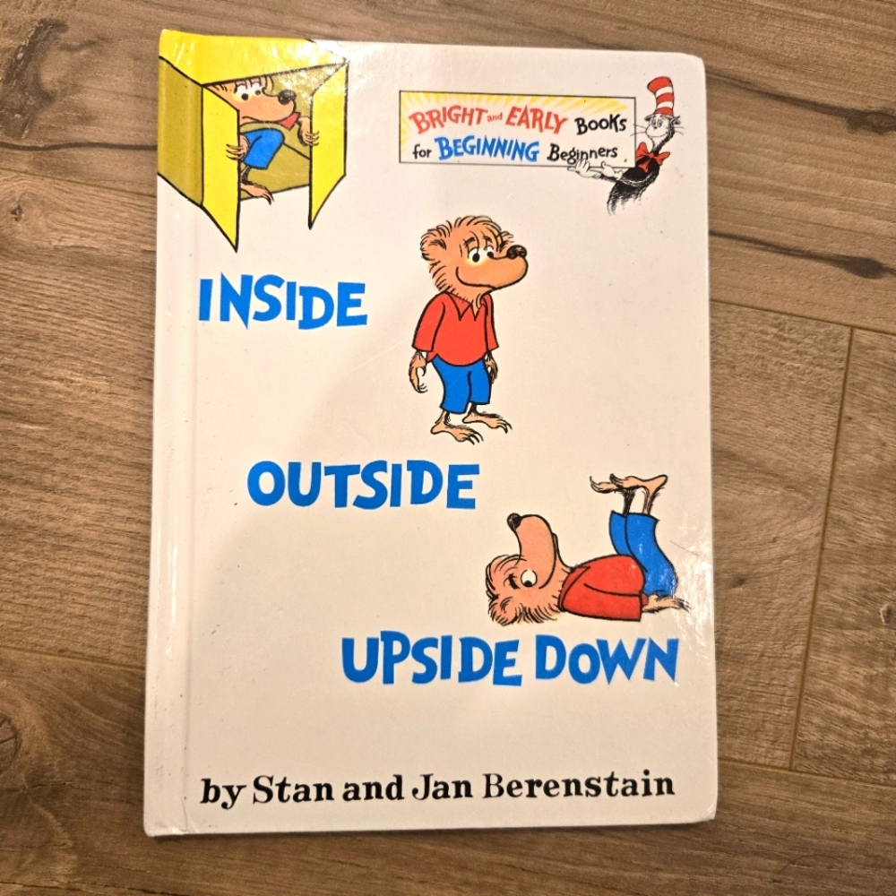 📚 Vintage‎ 1960s Berestain Bears Inside Outside Upside Down Children's Book